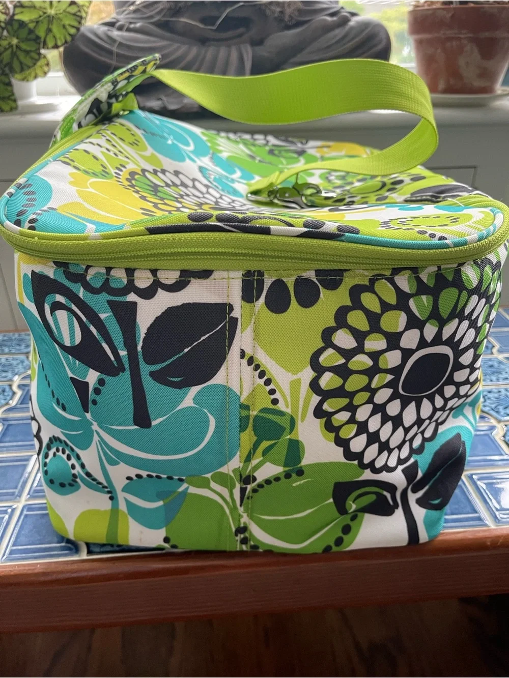 Vera Bradley Floral insulated cooler tote bag in retired Limes Up” pattern